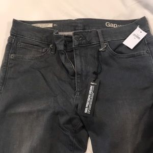 Brand new! Size 31r GAP true skinny jeans.